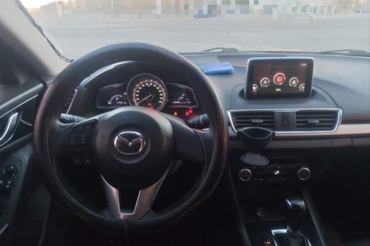 Used Mazda 3 Axela 2016 Sedan 1.5L Automatic Luxury Model Interior 1