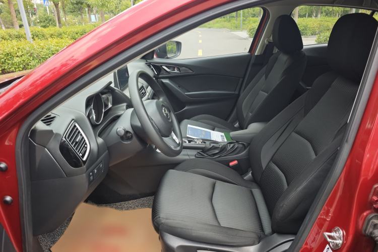 Used Mazda 3 Axela 2016 Sedan 1.5L Automatic Luxury Model Interior 1