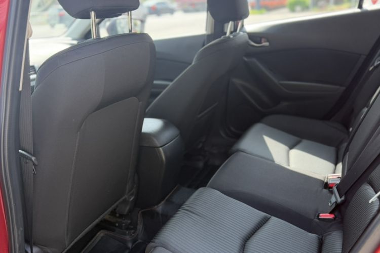 Used Mazda 3 Axela 2016 Sedan 1.5L Manual Comfort Model Interior 1