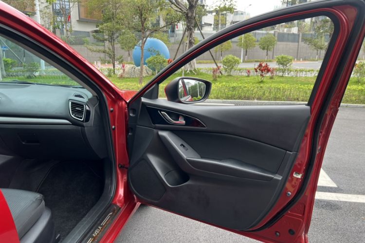 Used Mazda 3 Axela 2016 Sedan 1.5L Automatic Comfort Model Interior 2