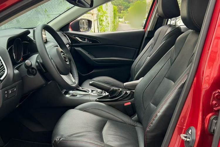 Used Mazda 3 Axela 2016 Sedan 2.0L Automatic Sport Model Interior 2