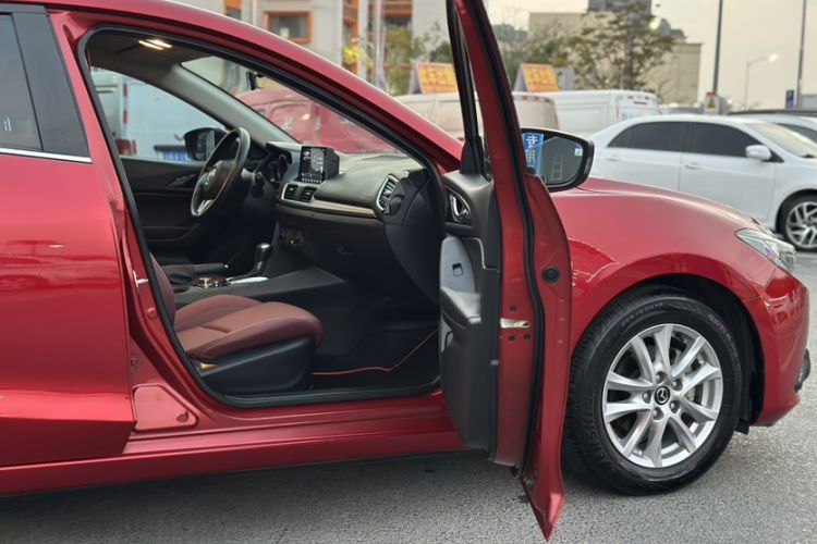 Used Mazda 3 Axela 2016 Sedan 1.5L Automatic Comfort Model Interior 2