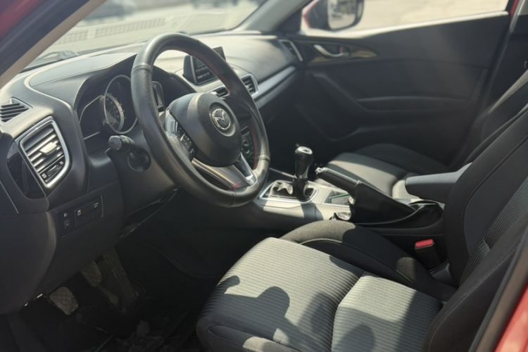 Used Mazda 3 Axela 2016 Sedan 1.5L Manual Comfort Model Interior 2