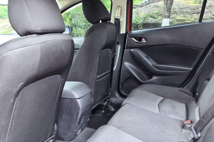 Used Mazda 3 Axela 2016 Sedan 1.5L Manual Comfort Model Interior 3