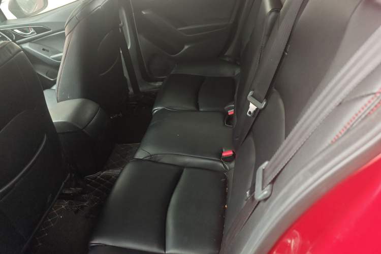 Used Mazda 3 Axela 2016 Hatchback 1.5L Automatic Luxury Model Interior 4
