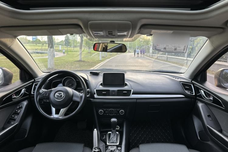Used Mazda 3 Axela 2016 Sedan 1.5L Automatic Luxury Model Interior 4