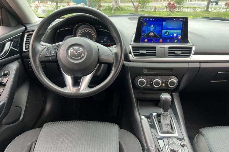 Used Mazda 3 Axela 2016 Sedan 1.5L Automatic Comfort Model Interior 5