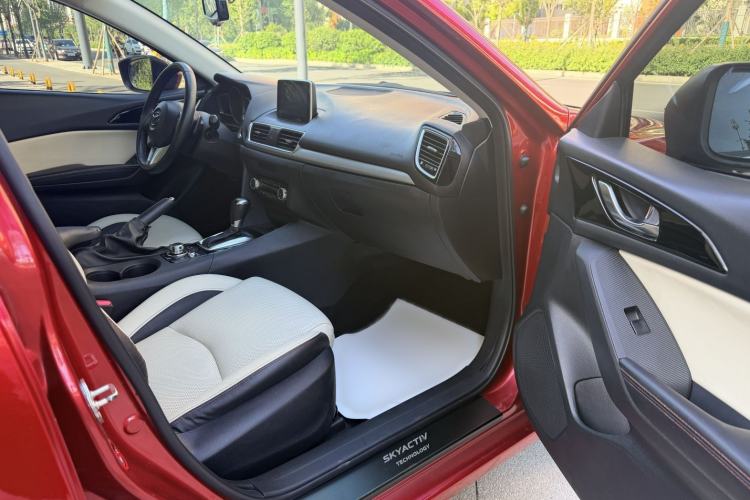 Used Mazda 3 Axela 2016 Sedan 2.0L Automatic Sport Model Interior 5