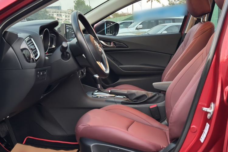 Used Mazda 3 Axela 2016 Sedan 1.5L Automatic Comfort Model Interior 6