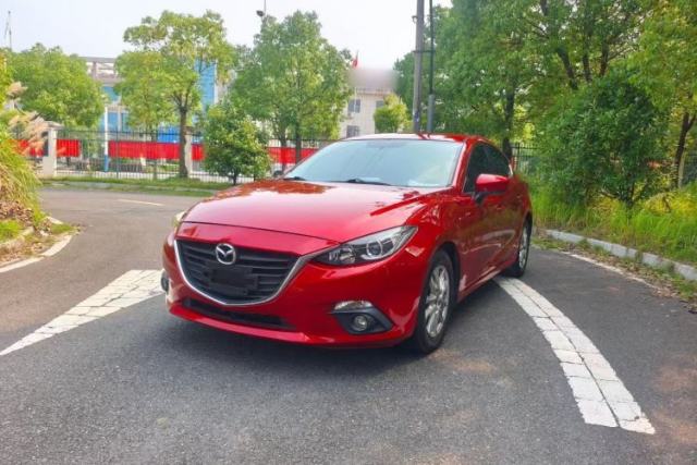Used Mazda 3 Axela 2016 Sedan 1.5L Automatic Comfort Model