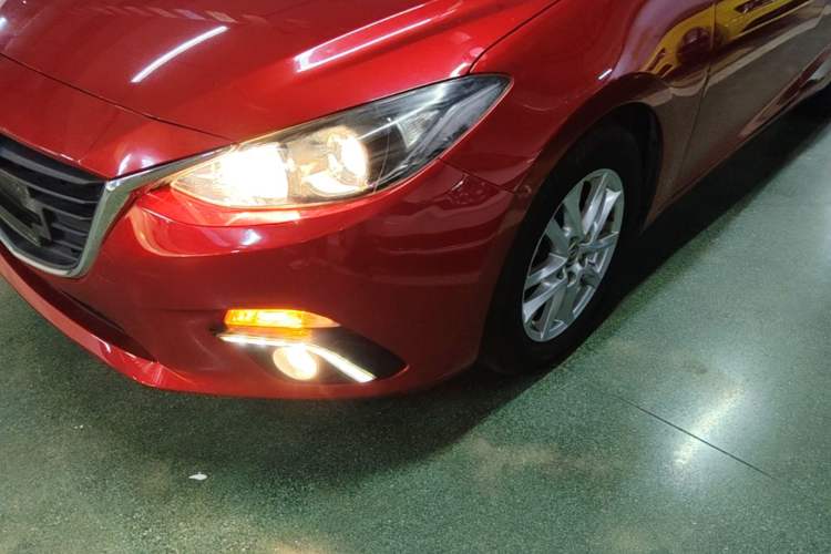 Used Mazda 3 Axela 2016 Sedan 1.5L Automatic Comfort Model Left Front Headlight