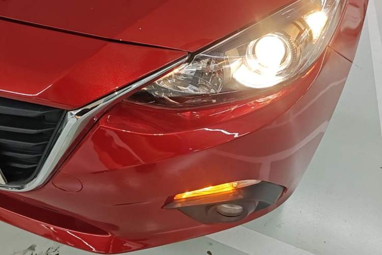Used Mazda 3 Axela 2016 Hatchback 1.5L Automatic Luxury Model Left Front Headlight