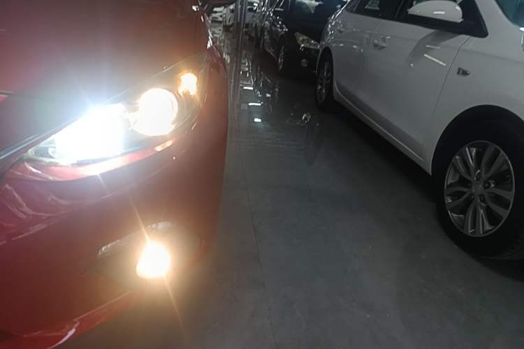 Used Mazda 3 Axela 2016 Sedan 1.5L Automatic Comfort Model Left Front Headlight