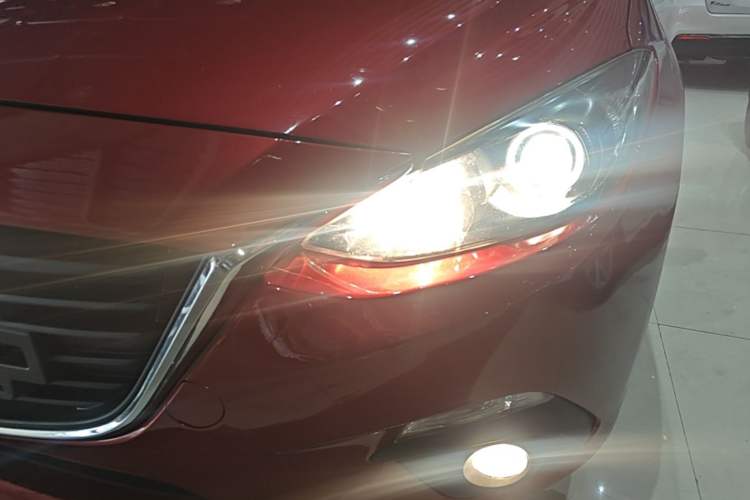 Used Mazda 3 Axela 2016 Sedan 1.5L Automatic Luxury Model Left Front Headlight