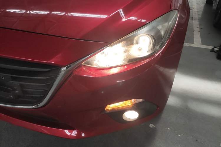 Used Mazda 3 Axela 2016 Sedan 1.5L Automatic Comfort Model Left Front Headlight