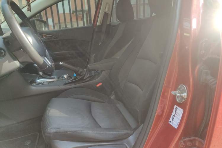 Used Mazda 3 Axela 2016 Sedan 1.5L Automatic Comfort Model Left Front Seat