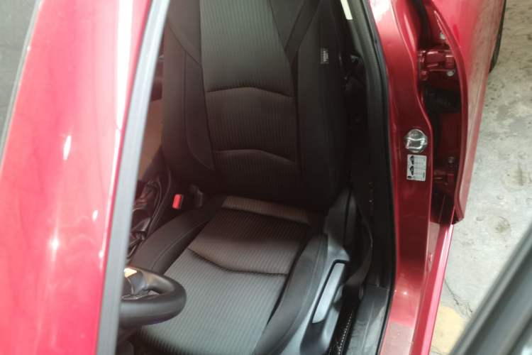 Used Mazda 3 Axela 2016 Sedan 1.5L Automatic Comfort Model Left Front Seat
