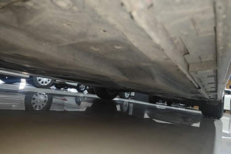 Used Mazda 3 Axela 2016 Sedan 1.5L Automatic Luxury Model Left Side Sill