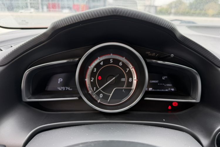 Used Mazda 3 Axela 2016 Sedan 2.0L Automatic Flagship Model Odometer Close Up