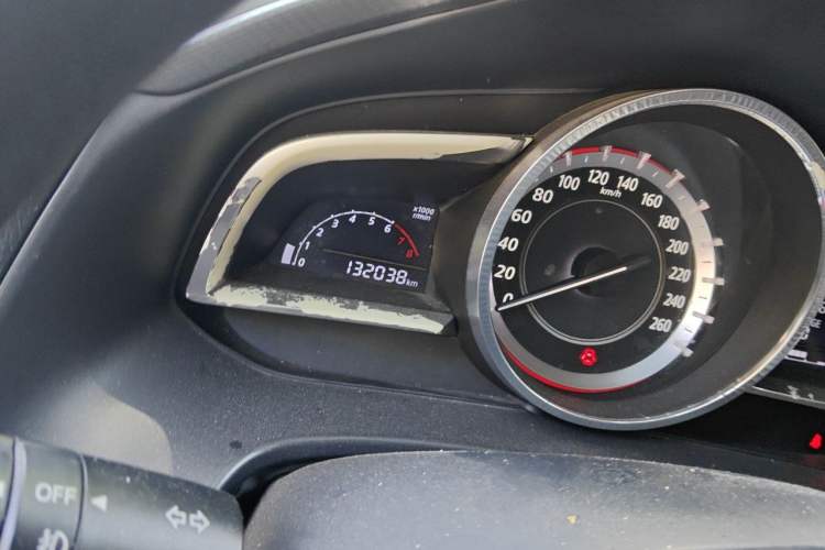 Used Mazda 3 Axela 2016 Sedan 1.5L Manual Comfort Model Odometer Close Up