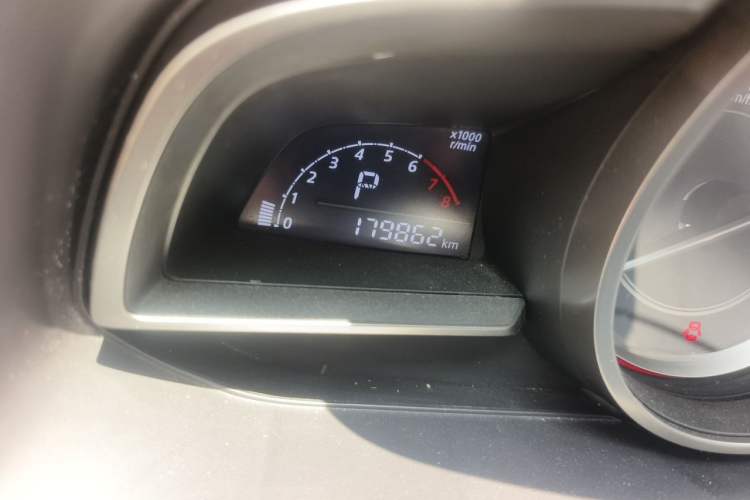 Used Mazda 3 Axela 2016 Sedan 1.5L Automatic Comfort Model Odometer Close Up
