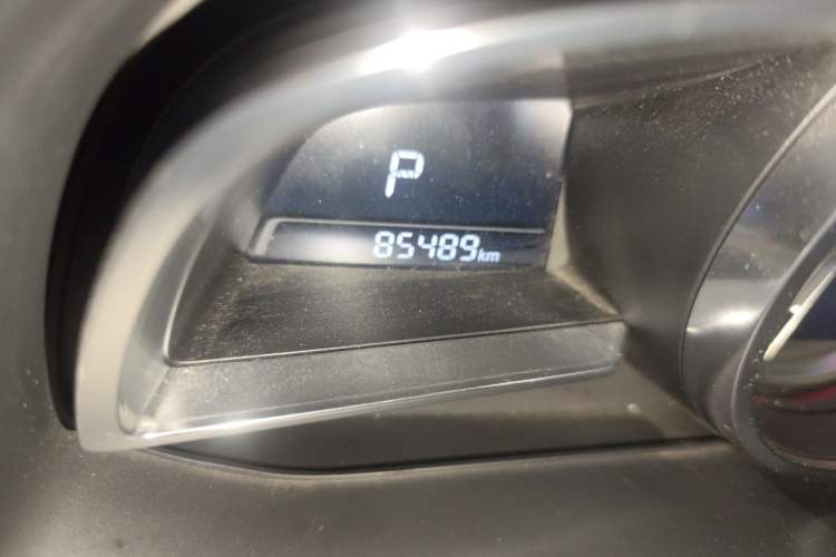 Used Mazda 3 Axela 2016 Sedan 2.0L Automatic Flagship Model Odometer Close Up