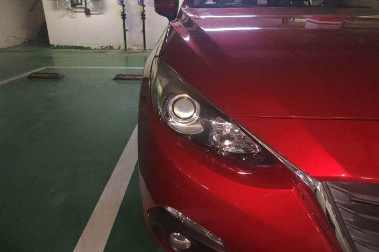 Used Mazda 3 Axela 2016 Sedan 1.5L Automatic Luxury Model Right Front Headlight