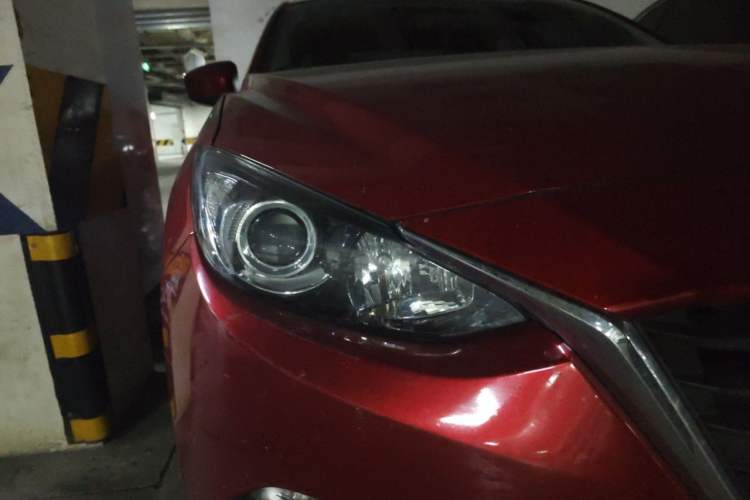 Used Mazda 3 Axela 2016 Sedan 1.5L Manual Luxury Model Right Front Headlight