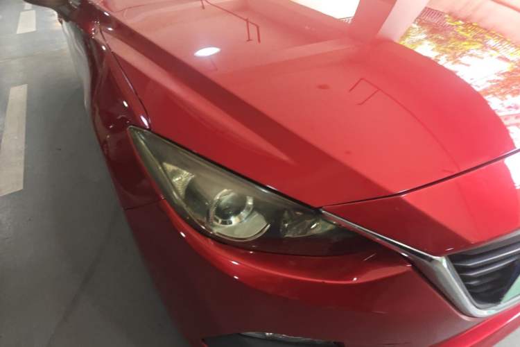 Used Mazda 3 Axela 2016 Hatchback 1.5L Automatic Comfort Model Right Front Headlight