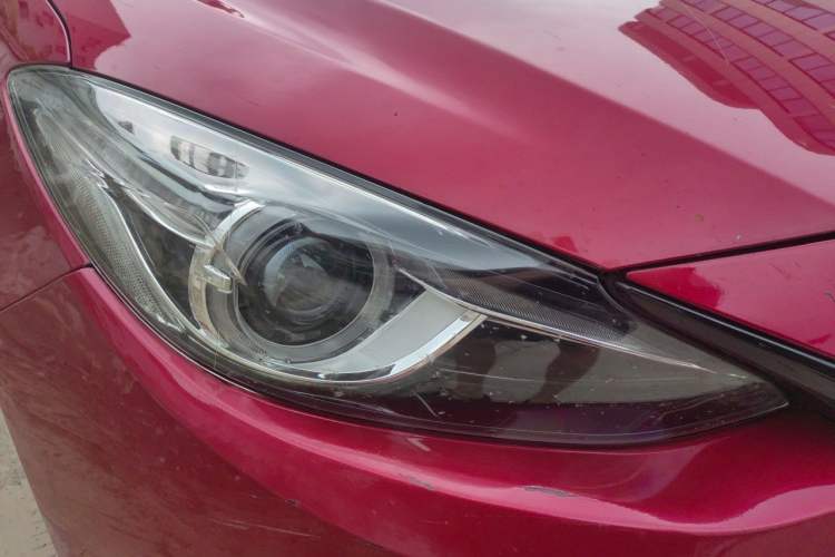 Used Mazda 3 Axela 2016 Hatchback 1.5L Automatic Comfort Model Right Front Headlight