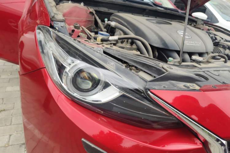 Used Mazda 3 Axela 2016 Hatchback 2.0L Automatic Flagship Model Right Front Headlight