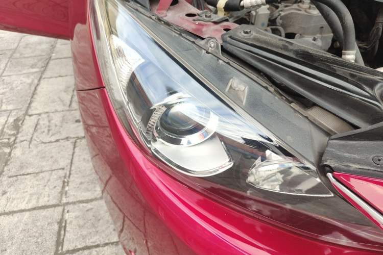 Used Mazda 3 Axela 2016 Sedan 1.5L Manual Luxury Model Right Front Headlight