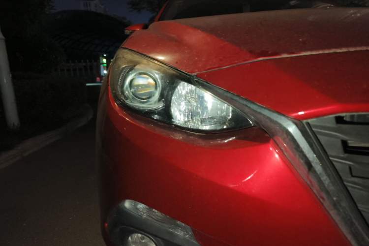 Used Mazda 3 Axela 2016 Sedan 2.0L Automatic Sport Model Right Front Headlight
