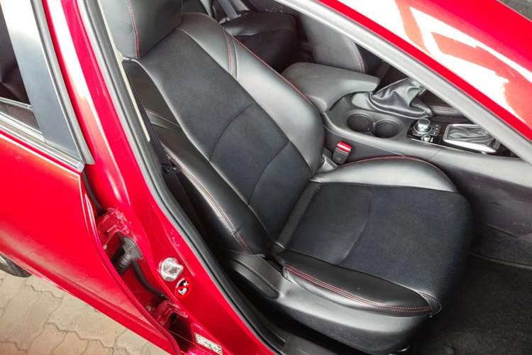 Used Mazda 3 Axela 2016 Sedan 1.5L Automatic Luxury Model Right Front Seat