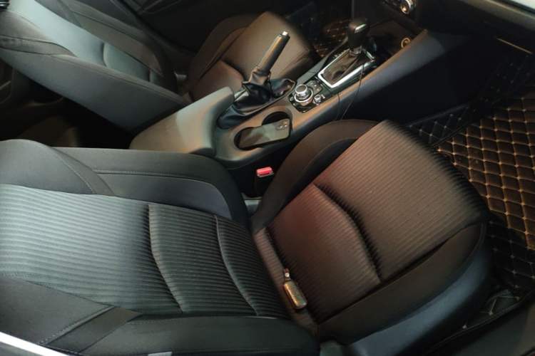 Used Mazda 3 Axela 2016 Sedan 1.5L Automatic Luxury Model Right Front Seat
