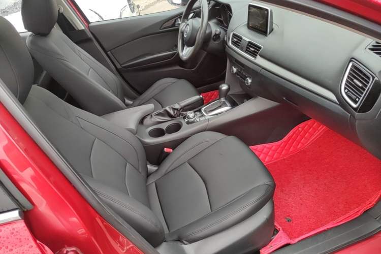 Used Mazda 3 Axela 2016 Sedan 1.5L Automatic Luxury Model Right Front Seat