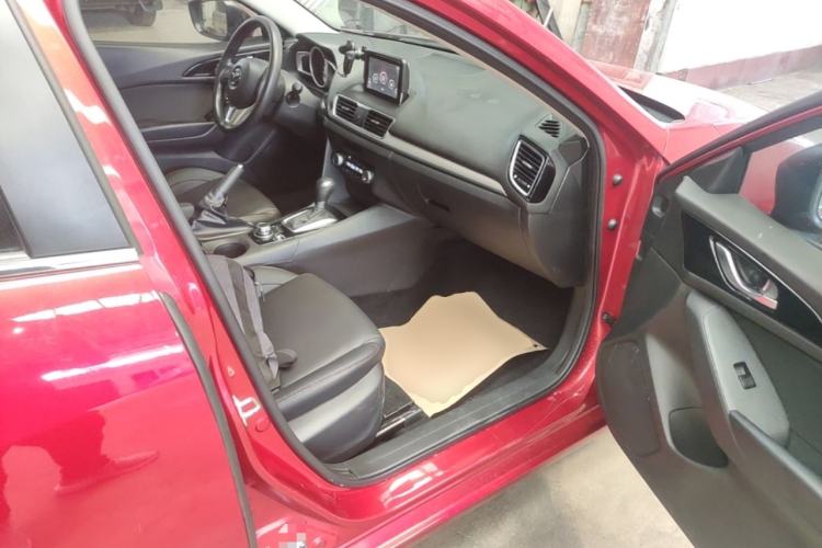 Used Mazda 3 Axela 2016 Sedan 1.5L Automatic Luxury Model Right Front Seat