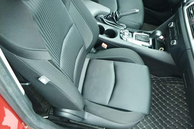 Used Mazda 3 Axela 2016 Sedan 1.5L Automatic Luxury Model Right Front Seat