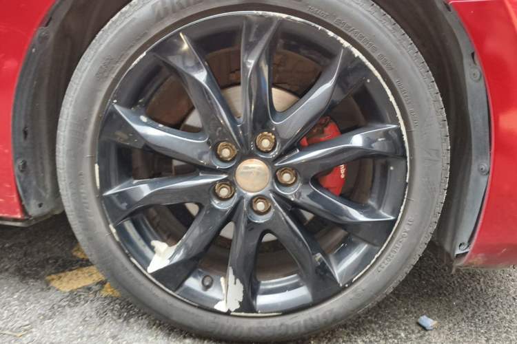 Used Mazda 3 Axela 2016 Sedan 2.0L Automatic Sport Model Right Front Wheel Hub