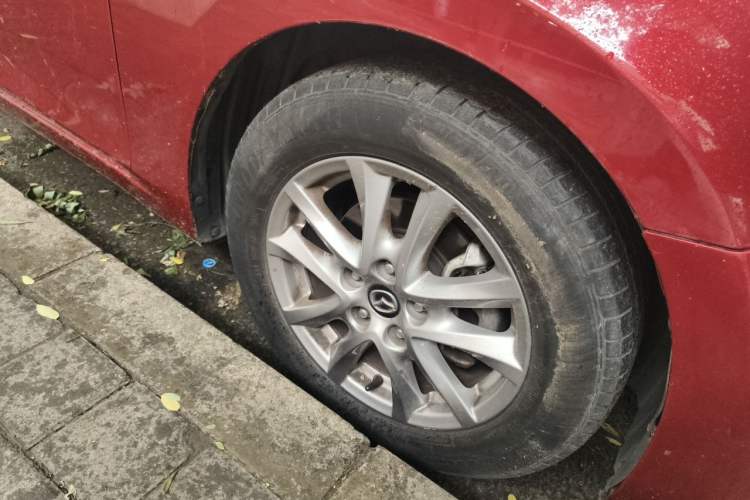 Used Mazda 3 Axela 2016 Sedan 1.5L Automatic Comfort Model Right Front Wheel Hub