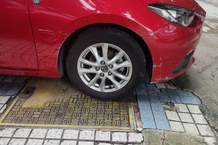 Used Mazda 3 Axela 2016 Sedan 1.5L Automatic Luxury Model Right Front Wheel Hub