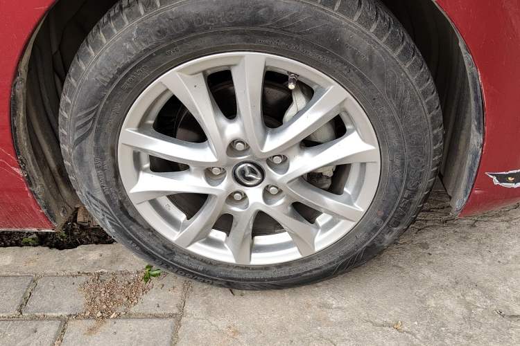 Used Mazda 3 Axela 2016 Sedan 1.5L Automatic Comfort Model Right Front Wheel Hub