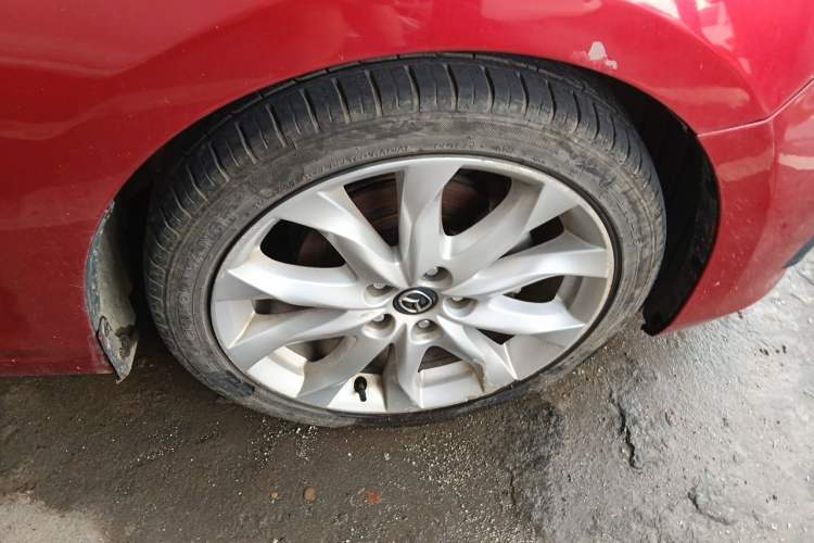 Used Mazda 3 Axela 2016 Sedan 2.0L Automatic Sport Model Right Front Wheel Hub