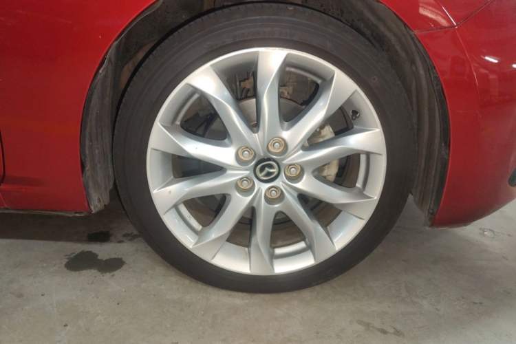 Used Mazda 3 Axela 2016 Sedan 2.0L Automatic Flagship Model Right Front Wheel Hub