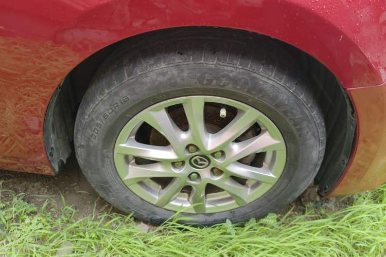 Used Mazda 3 Axela 2016 Sedan 1.5L Automatic Comfort Model Right Front Wheel Hub