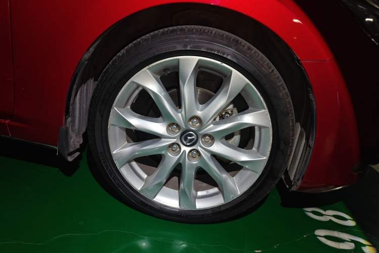 Used Mazda 3 Axela 2016 Hatchback 2.0L Automatic Flagship Model Right Front Wheel Hub