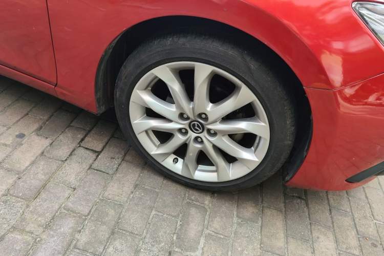 Used Mazda 3 Axela 2016 Sedan 2.0L Automatic Sport Model Right Front Wheel Hub