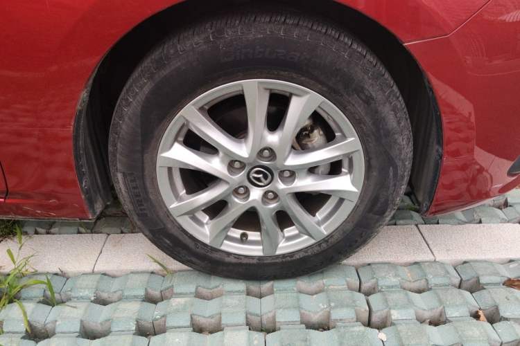 Used Mazda 3 Axela 2016 Hatchback 1.5L Automatic Comfort Model Right Front Wheel Hub