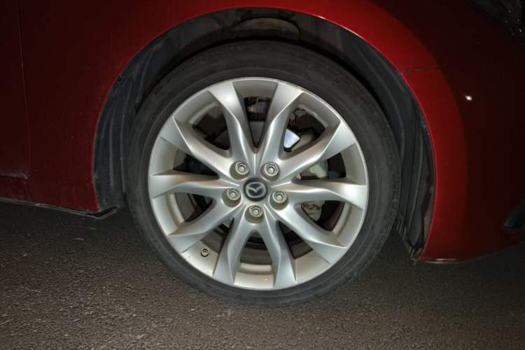 Used Mazda 3 Axela 2016 Sedan 2.0L Automatic Sport Model Right Front Wheel Hub