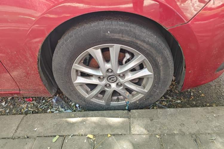 Used Mazda 3 Axela 2016 Sedan 1.5L Automatic Comfort Model Right Front Wheel Hub